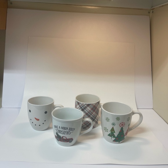 Set of 4 Assorted Oversized Christmas Holiday Coffee Mugs - Up to 22 oz! - Picture 10 of 10